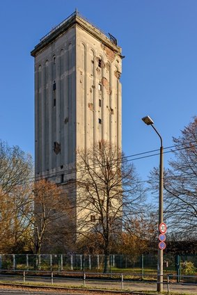 Historischer Wasserturm in Berlin-Heinersdorf - Urheber @ ebenart